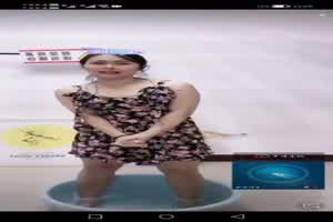 抖音快手走光系列-少妇放尿  背景图片