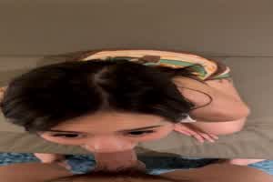 清纯小母狗渴望精液  背景图片