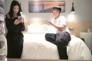 4500网约极品平面模特，清纯女神诱人美乳，被操到浑身颤抖‘啊宝贝快点不要停’高颜值从不让人失望。  背景图片