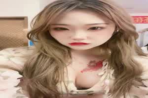 刺青舌环妹子好骚  背景图片