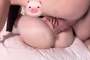 白虎嫩穴操出白浆  背景图片