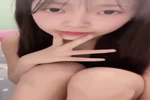 【小萝莉】高颜值小萝莉自慰，无毛粉逼  背景图片