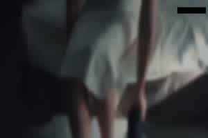 崩坏巨乳英文老师 美容店2吹箫口爆吞精  背景图片