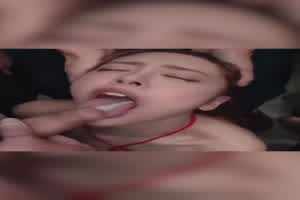 在丈夫身边沦为精液y容器美少妇  背景图片