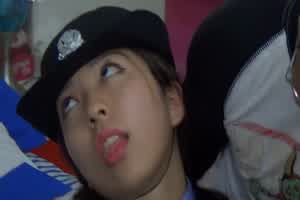 长靴丝袜女警昏迷被歹徒猥亵脱掉警裙丝袜迷奸  背景图片