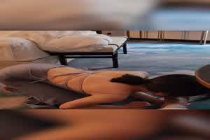 韩系女友沦弱成小母狗  背景图片