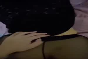 叔嫂乱伦 嫂子在我胯下呻  背景图片