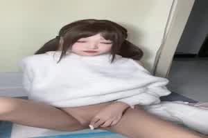 可爱毛衣女孩自慰  背景图片