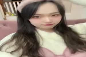 干爹找兄弟一起开趴做爱  背景图片