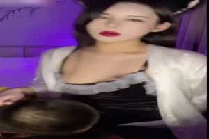 高颜值女神被外卖小哥伺候，  背景图片