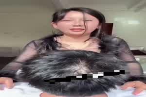 李雅满足你的吸奶欲被三指抠弄骚逼淫荡表情应该是被满足了  背景图片