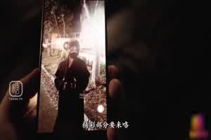 母狗被自己儿子同学捆绑玩弄释放淫荡天性  背景图片