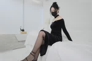 娜娜 恋母控调教中出季  背景图片