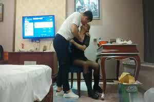 网恋奔现 精品良家少妇夜赴酒店 销魂一炮精彩万分 今天超常发挥 体力爆棚 站立插入骚逼良家好满足  背景图片