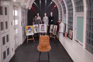 学瑜伽认识的女学员，帮我足交按摩  背景图片