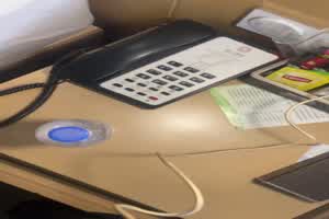 约炮大神『小郎君』未流出劲作 约操极品身材闷骚女记者 骚话连篇  背景图片