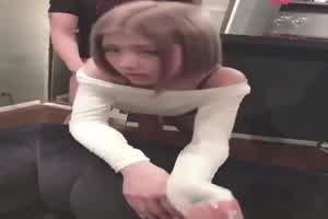 假面侠后入短发正妹  背景图片