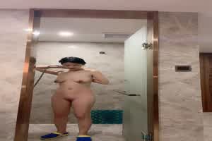 吊钟乳女友软软的奶子捏起来爽死了，后入上位骑乘道具自慰出水很想舔她的美鲍第二部  背景图片