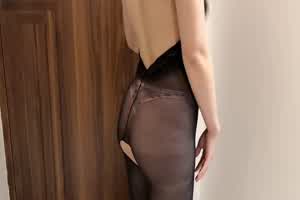 ♈黑丝翘臀美艳人妻♈撅着大屁屁被无套输出  背景图片