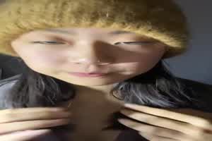 真实素颜近拍颜值都抗打  背景图片