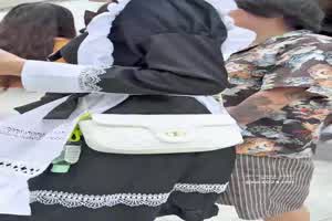 漫展遇上小女仆，连内裤都是成套的！  背景图片