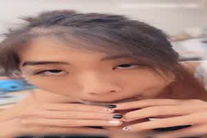 华裔骚屄吃屌高手  背景图片