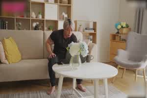 皇家华人 尤莉 解隔离后与爱慕的INS网红意外邂逅SEX  背景图片