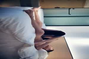 乖巧小姐姐，身材太好了，奶大3  背景图片