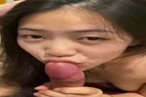 这妹子简直就是呆萌可爱的榨精机器  背景图片