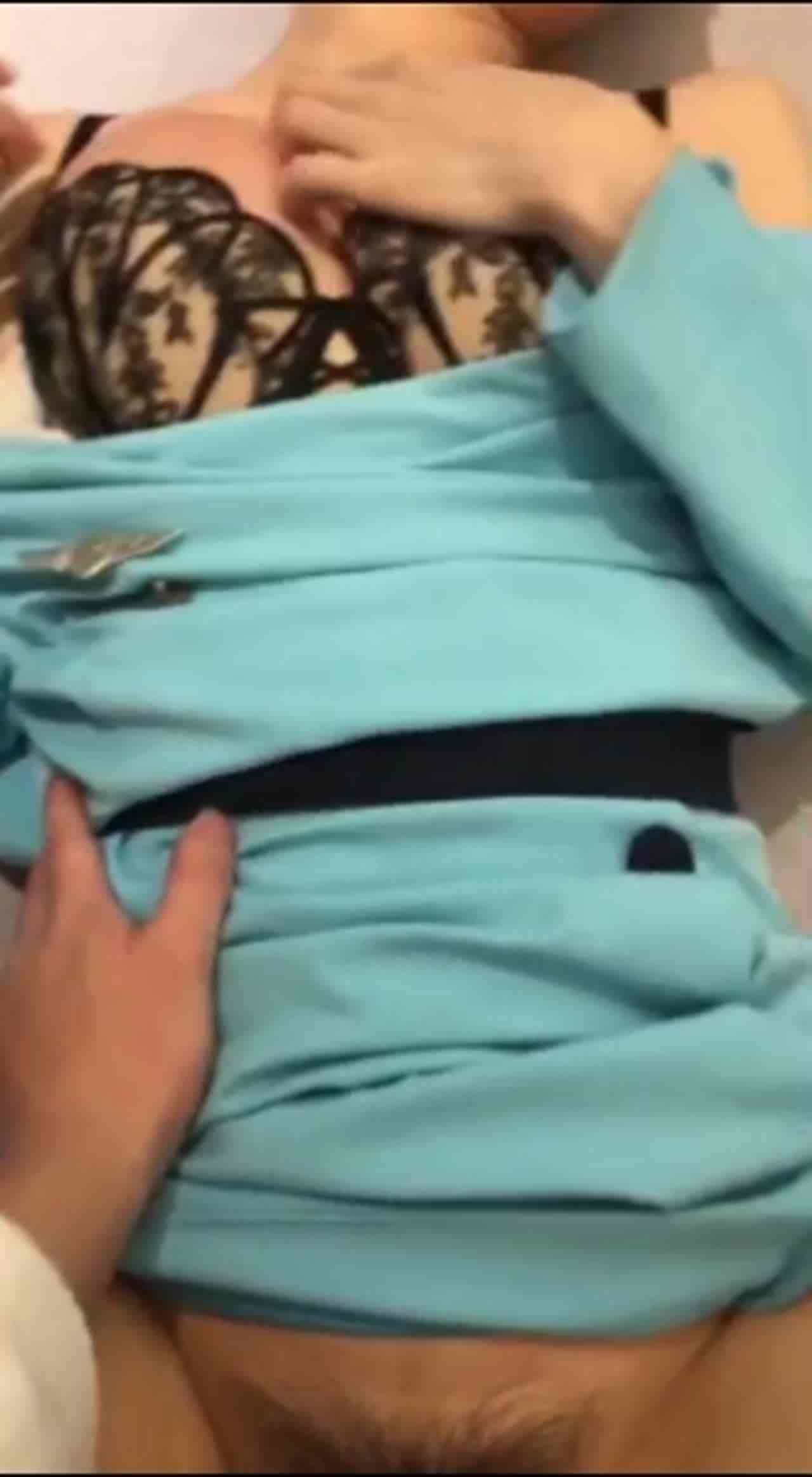  机长偷吃漂亮空姐 背妻秘密幽会性爱流出画面 的剧照2