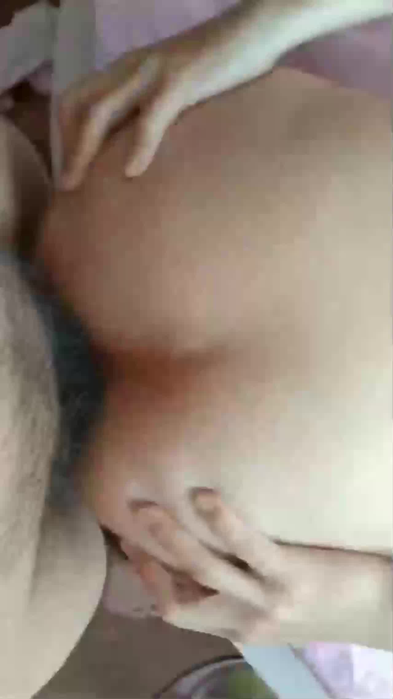  和高三小母狗的肛交。女：说不上来，感觉，感觉感觉好棒，啊啊啊啊_男：以后还要不要主人操屁眼，你他妈的 的剧照2