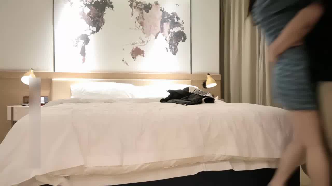  【给鸡吓坏了，套子都干逼里面了】小穴淫水拉丝，整根插入瞬间爽的美女啊啊大叫，佳片推荐啊看的鸡吧梆硬！ 的剧照8