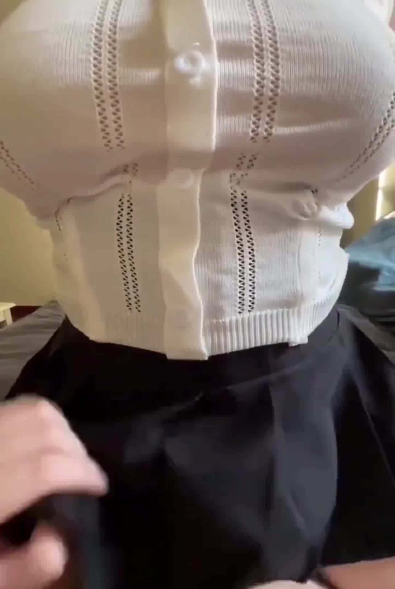  哪个才是你的大奶宝贝？ 小孩子才要做选择 我都想要肏 的剧照8