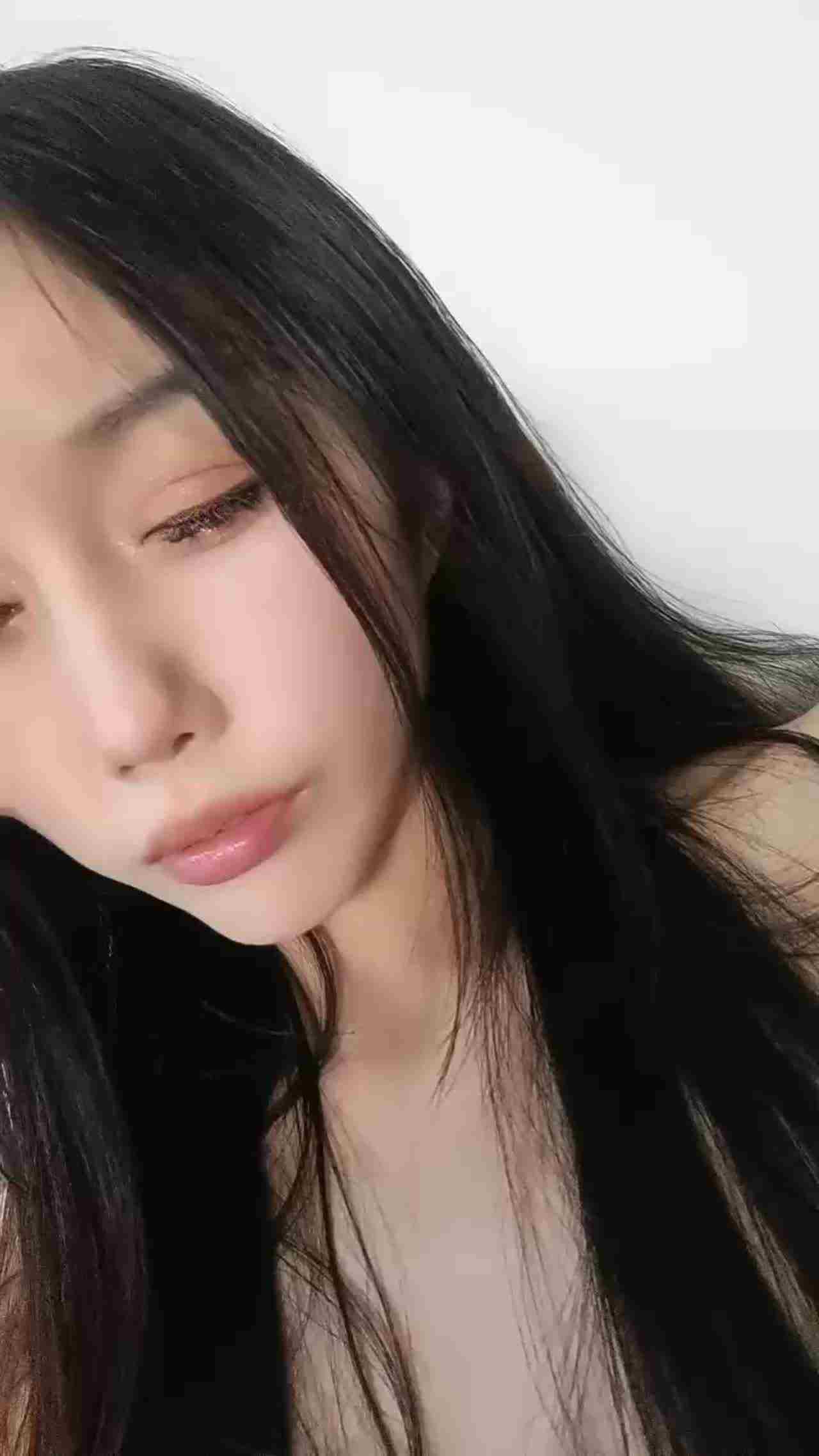  只发精品一镜到底全程无剪辑直播精选浓密的黑森林配上粉色的鲍鱼反差感十足 的剧照5