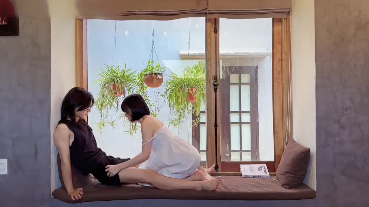  Onlyfans loliburin 落地窗前干白嫩的极品女友 的剧照9