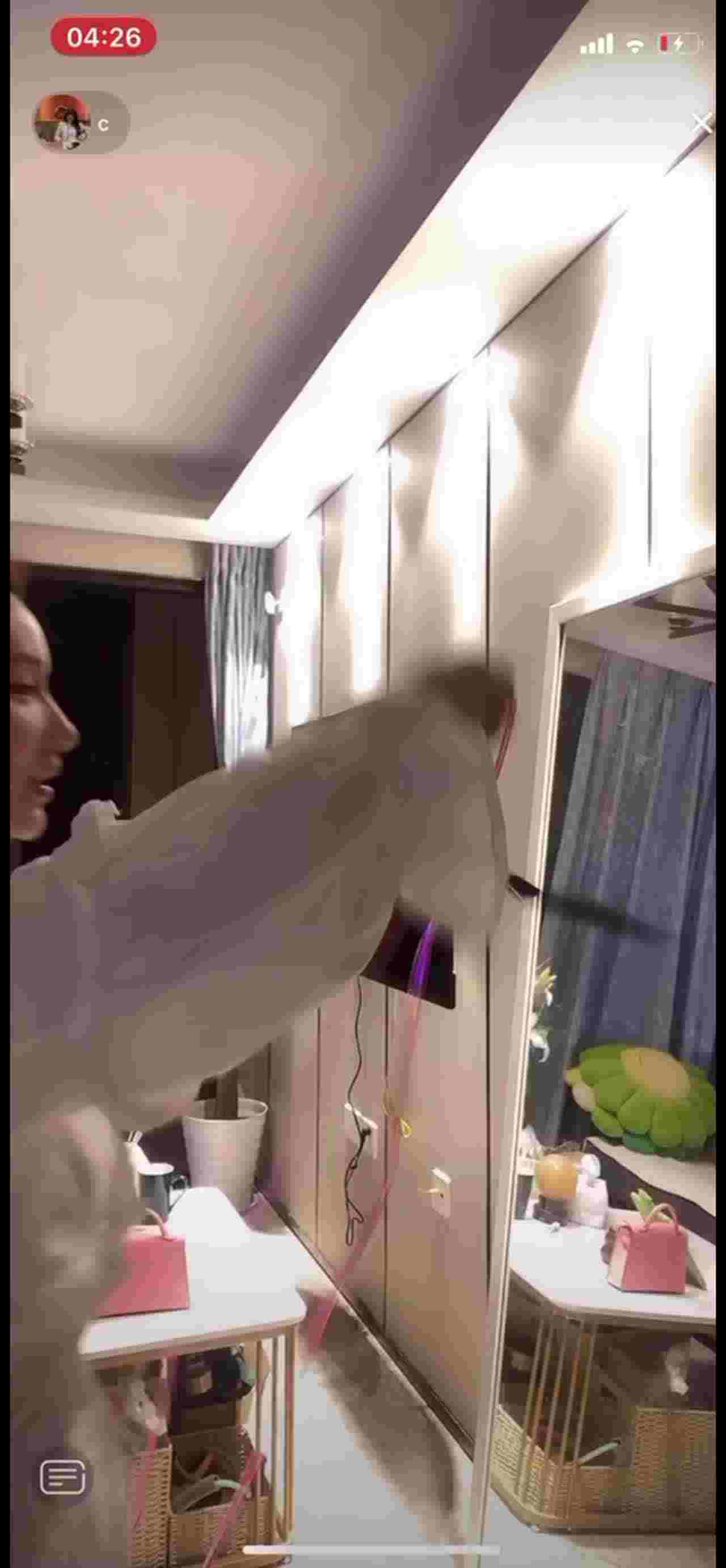  抖音走光-高颜值露脸 的剧照7