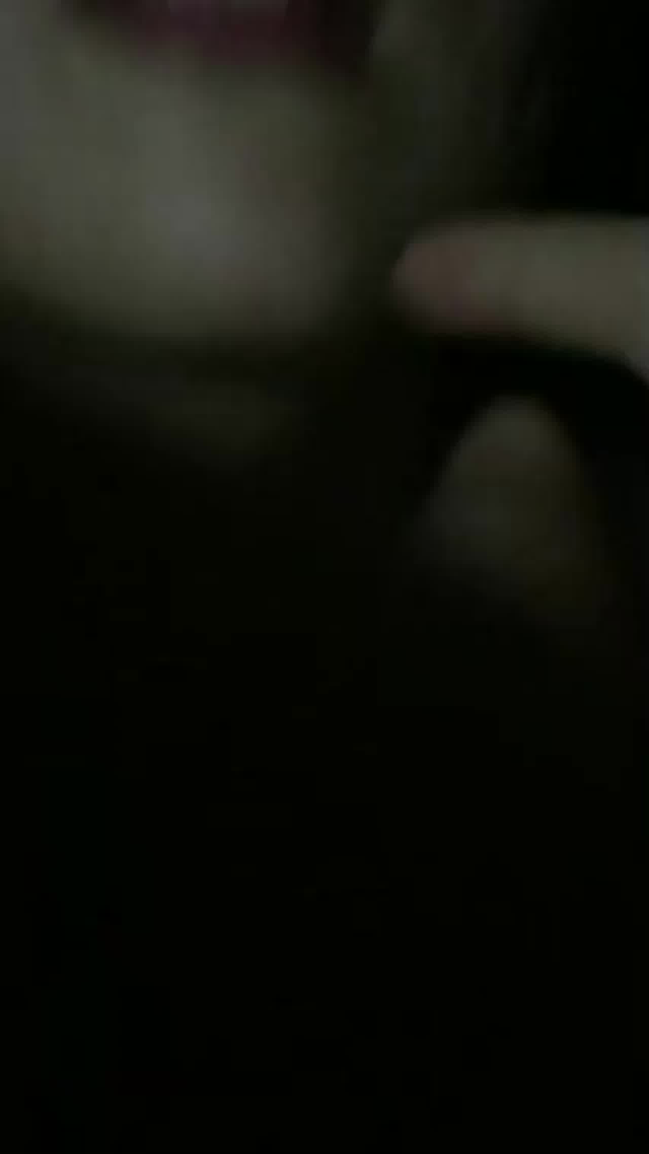  大一学妹安静口爆，她爸当时在客厅。过来，把嘴张开，洗干净。学妹含着精液的羞涩表情，不敢闹动静！ 的剧照6