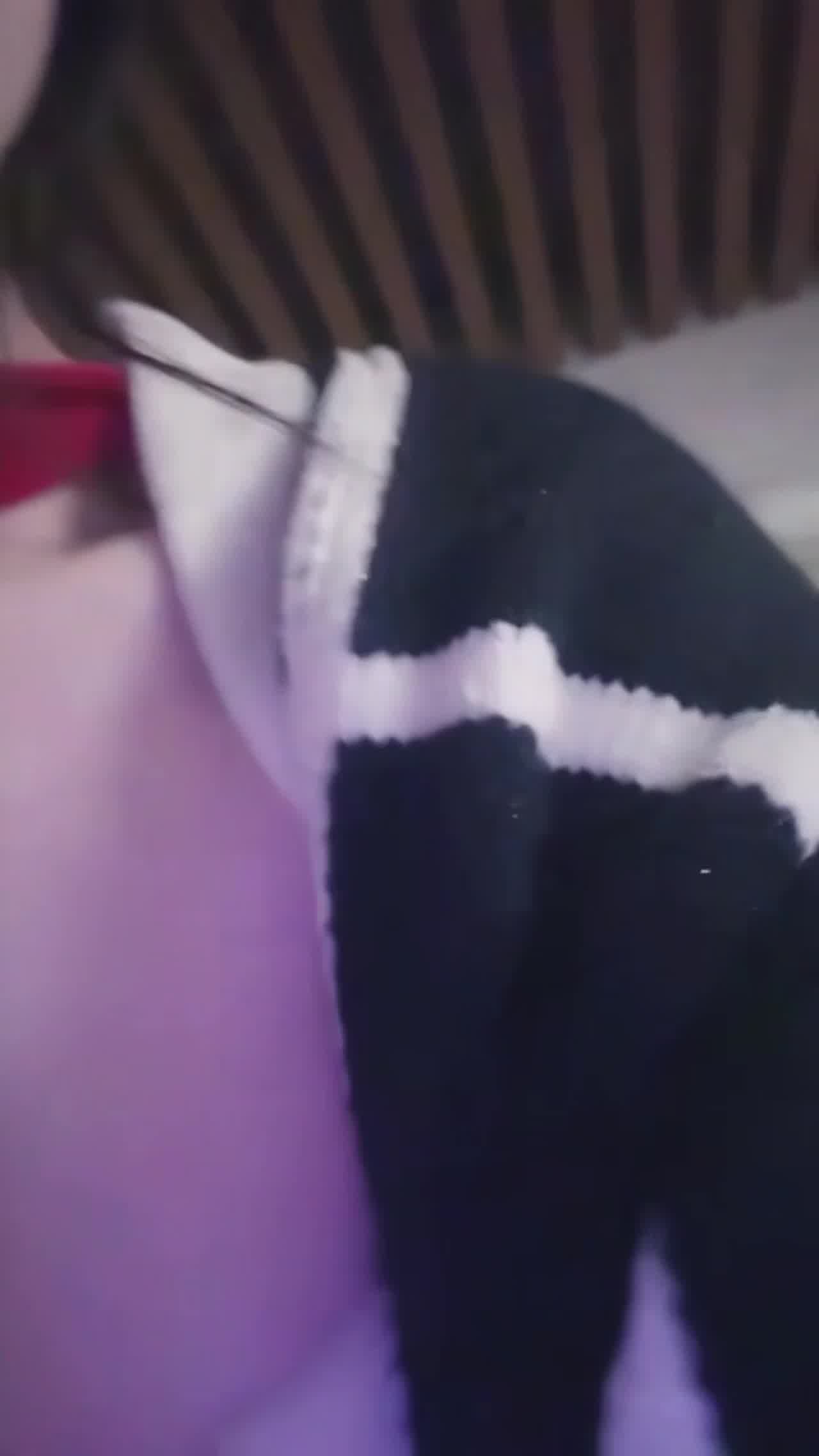  半糖主播【姜妮妮姜允恩】圣诞女郎共享爱爱 的剧照2