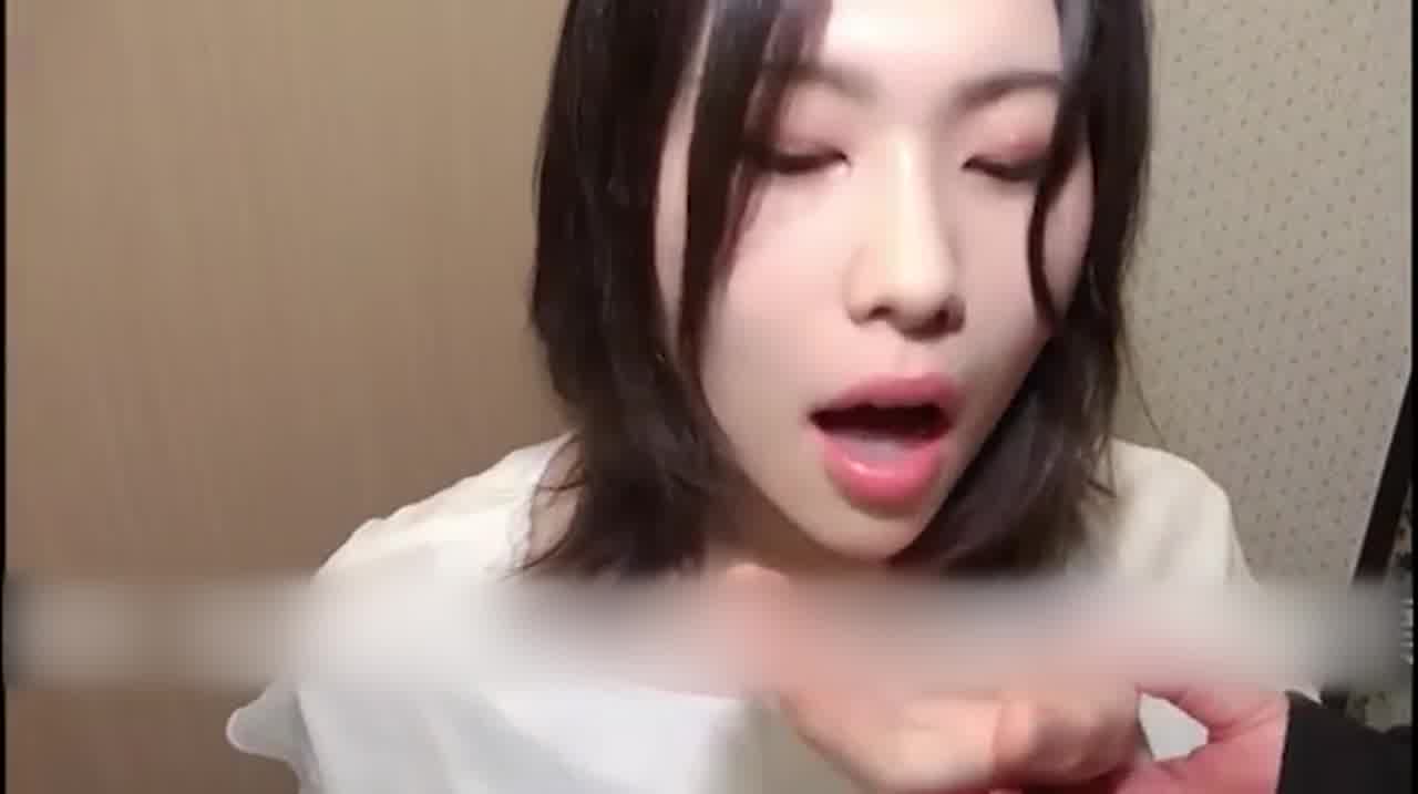  极品往横深喉呛到我了 是几天没色 这么多 的剧照8