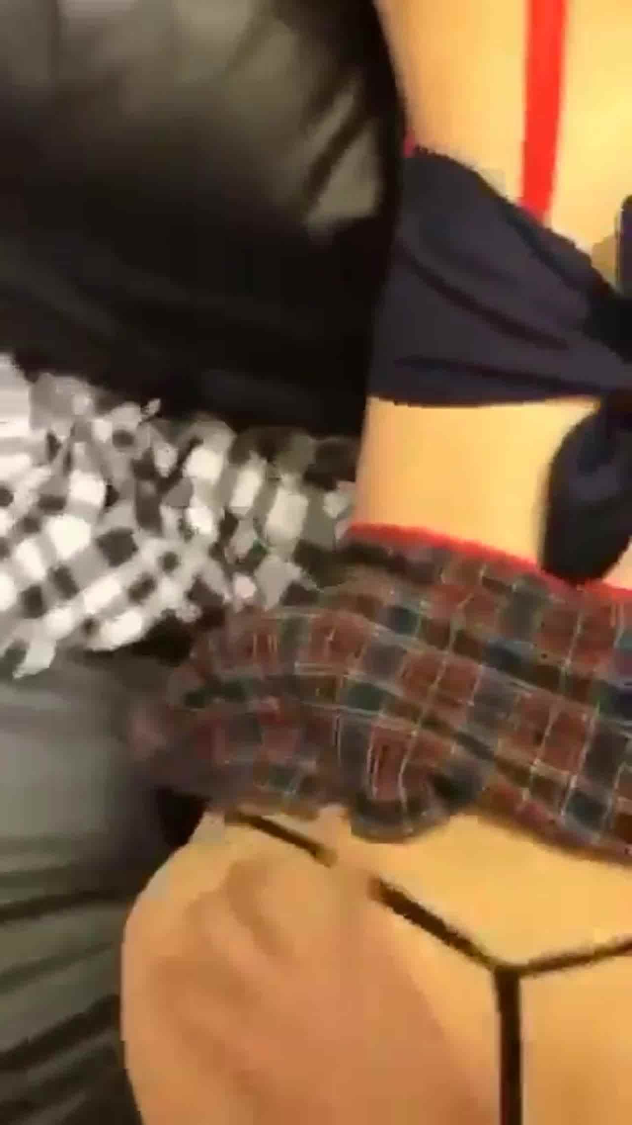  前女友系列！白皙前女友触景生情 迫不及待的想大干一场 还是熟悉的味道！ 的剧照3