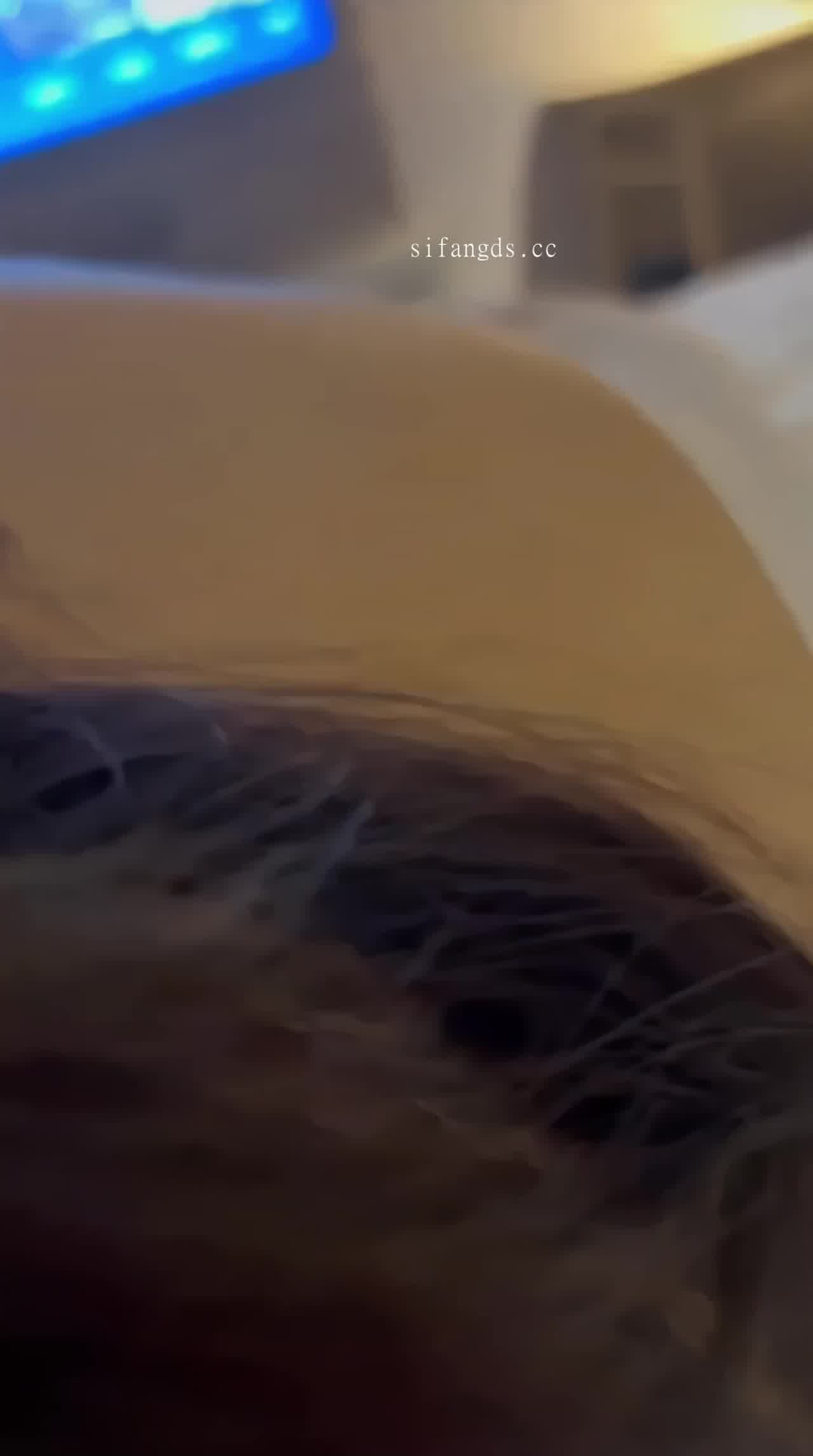  调教母狗不是一件简单的事 但很爽 的剧照9