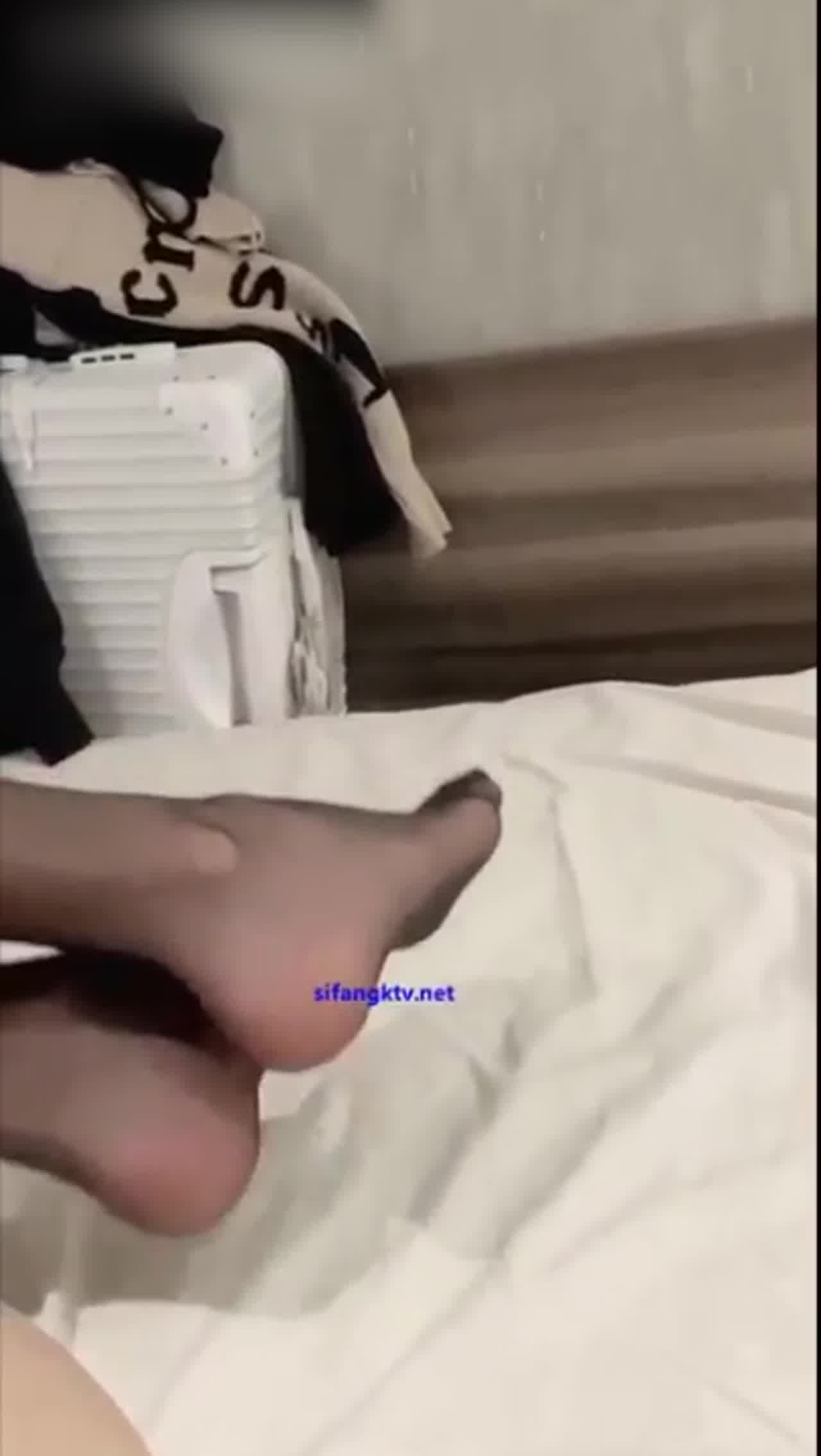  有那么骚的女友每天是不是很性福阿 的剧照3