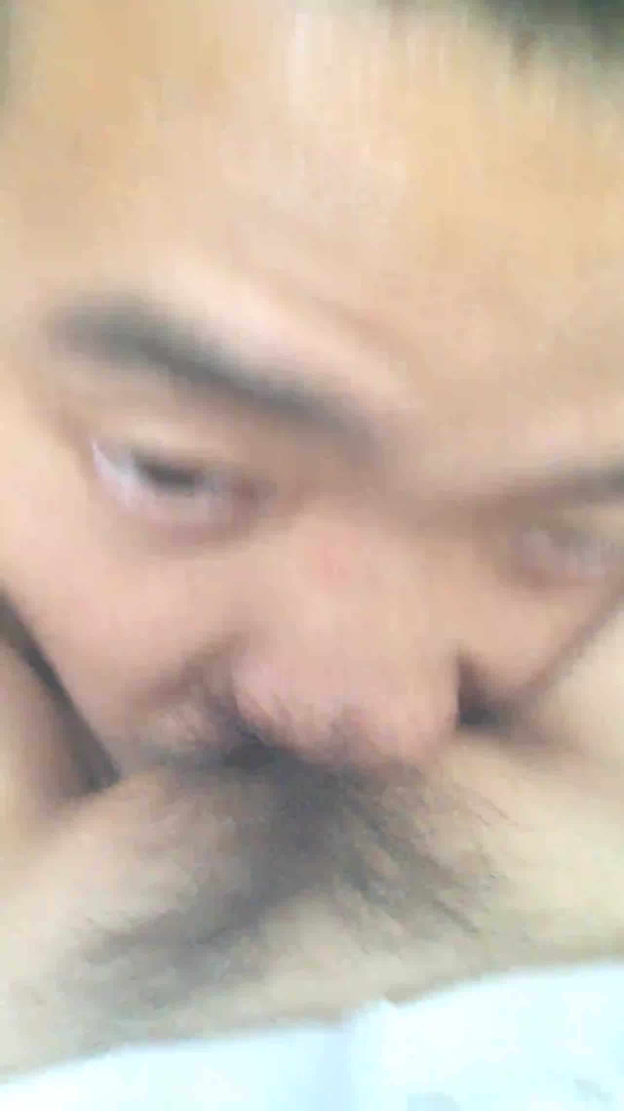  小伙子喜欢舔逼 的剧照10