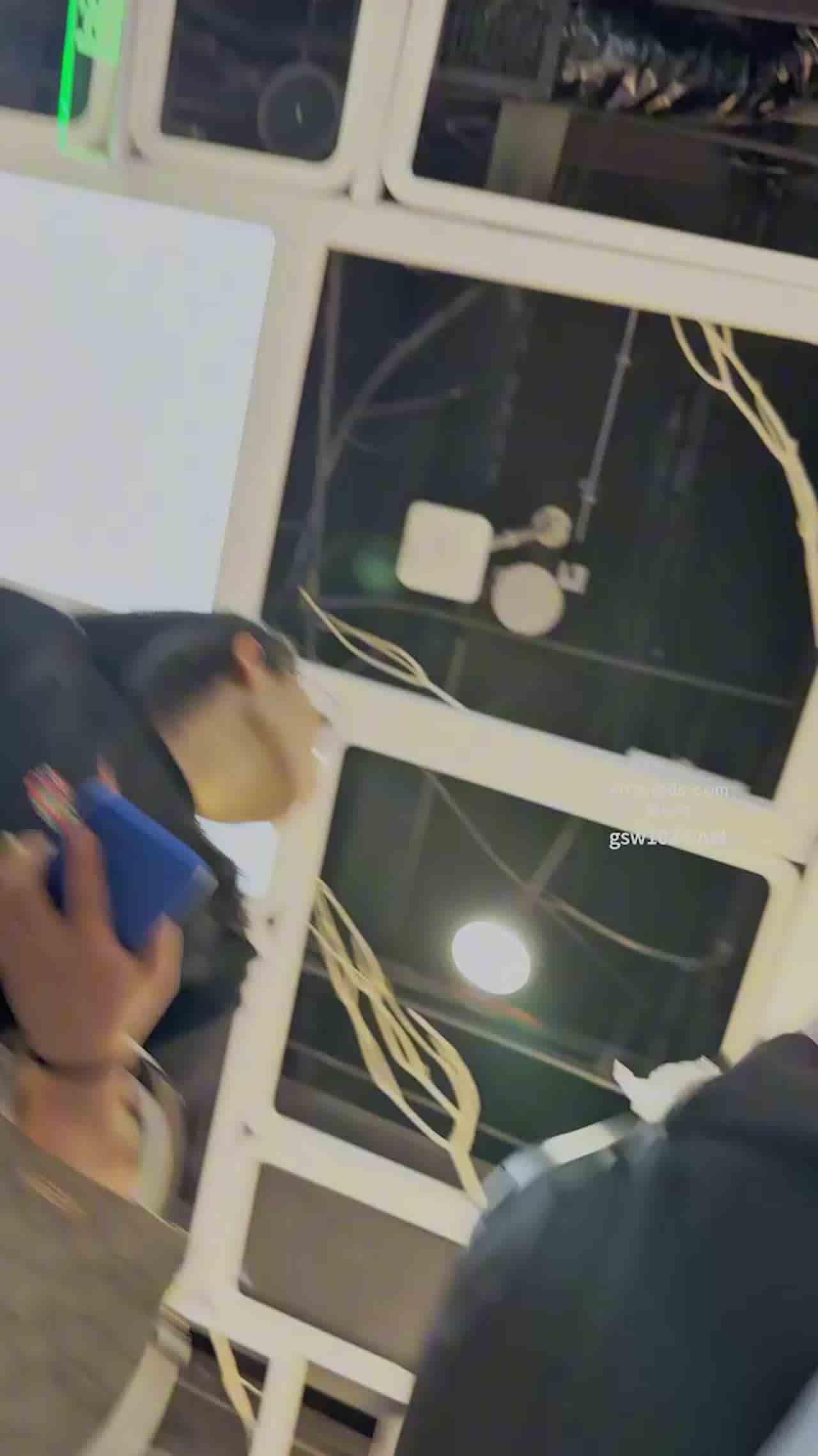  偷看裙底是我的一大乐趣 的剧照3