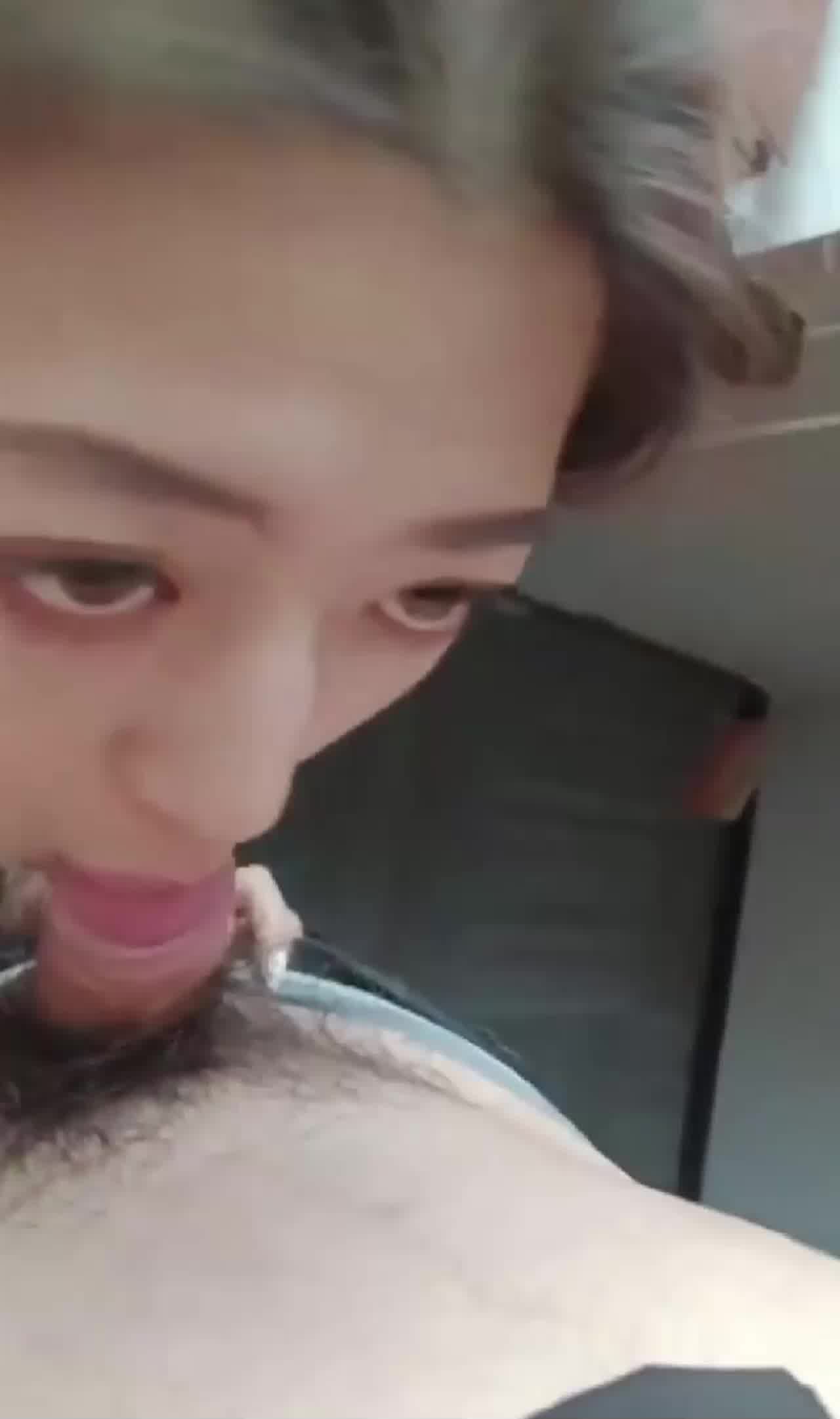  炎炎夏日中午叫醒秘书给群主降火 的剧照7