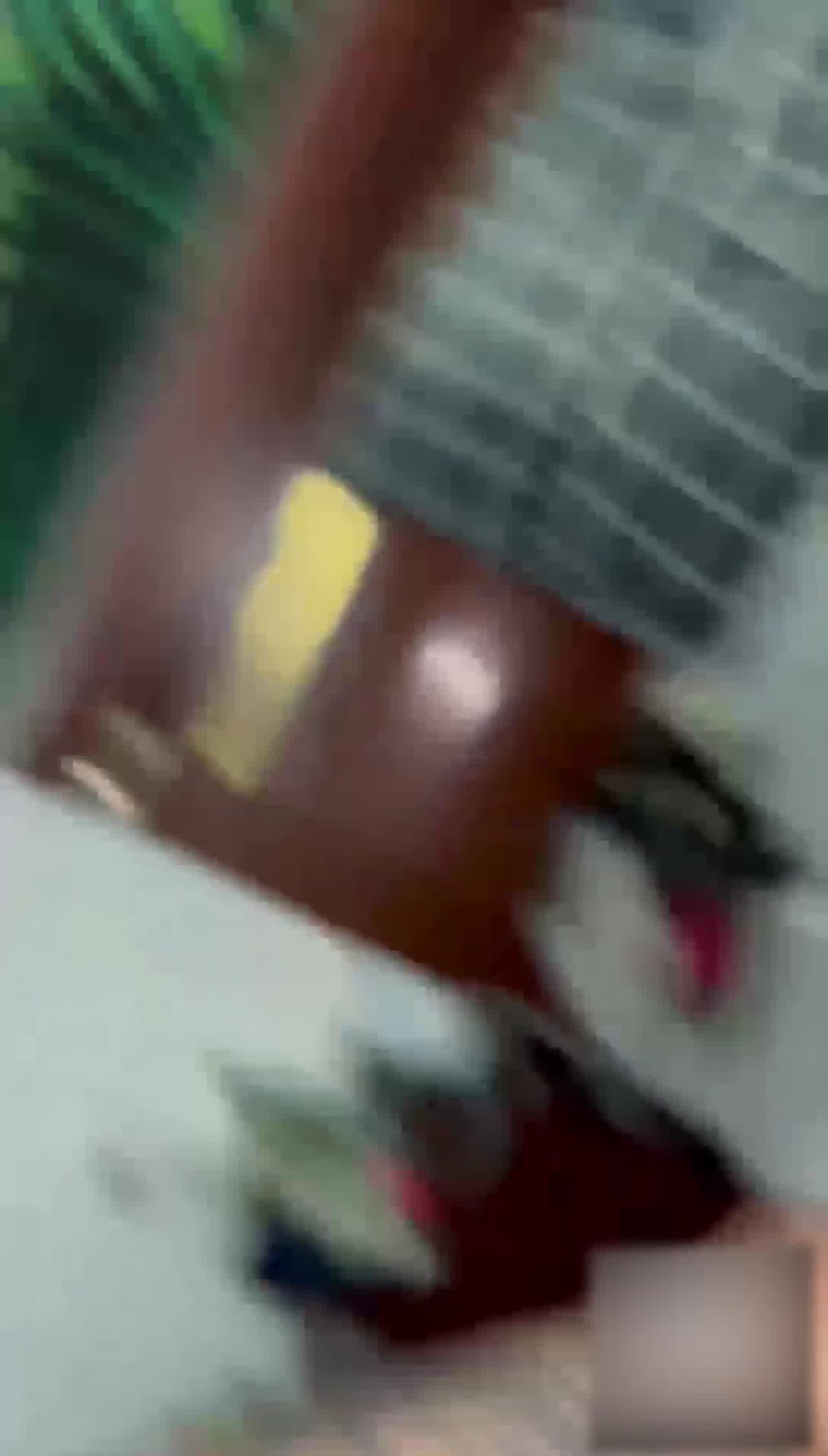  唐伯虎 骚货幼儿园牙套老师 的剧照1