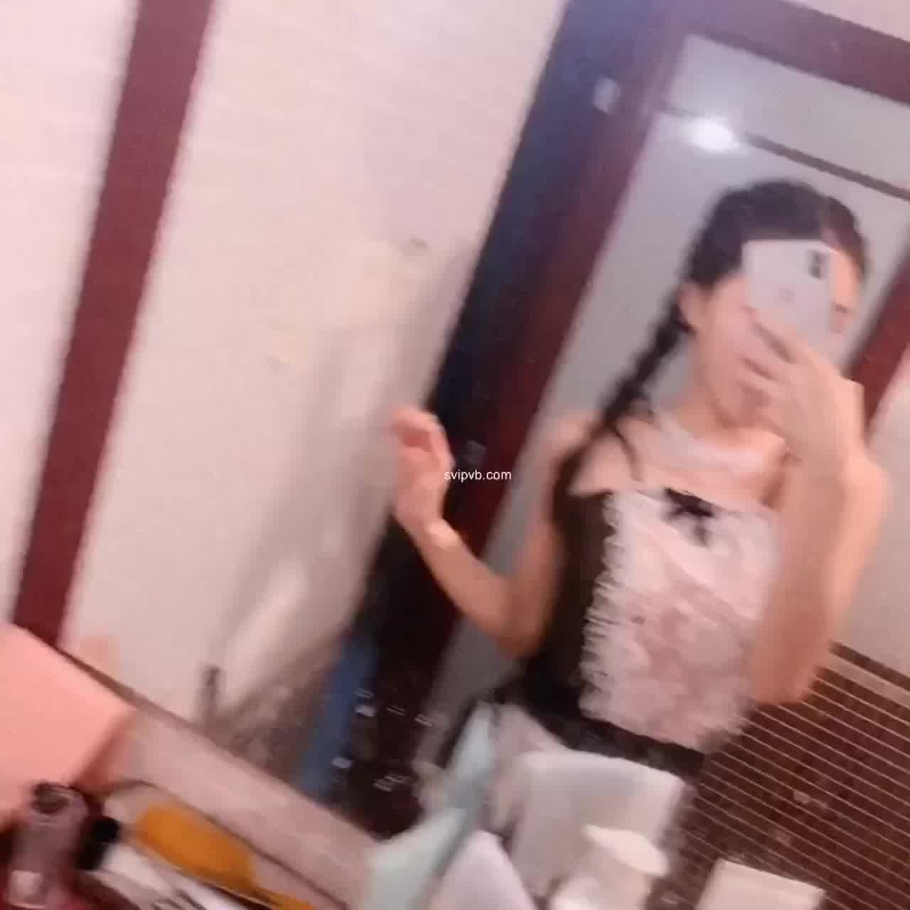  弭多莉 性感黑丝大长腿女仆装 二 的剧照3