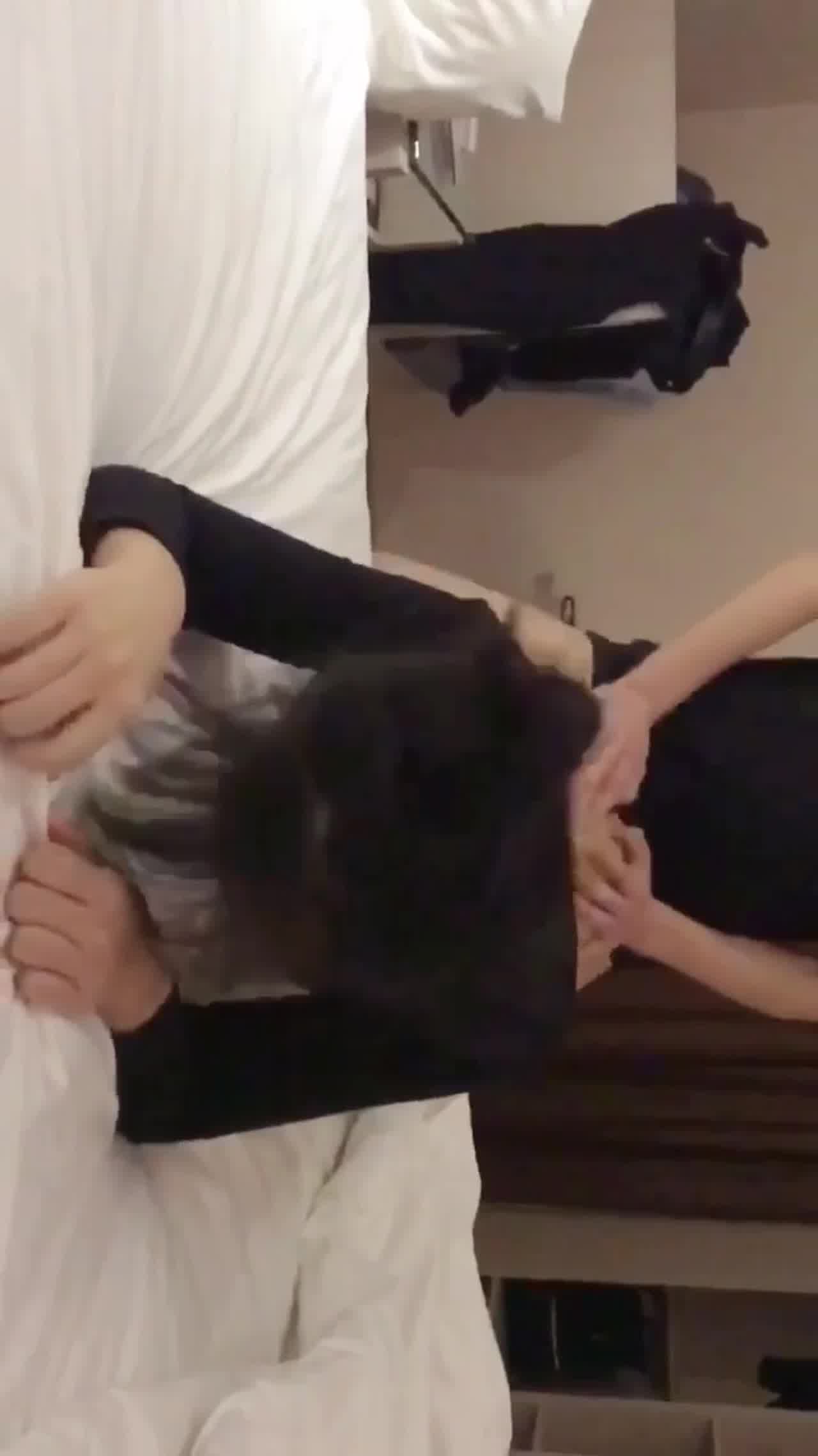  全程高能做爱，这巨乳骚货颠到狂抖！这高潮是几次啊！双飞享受 的剧照10