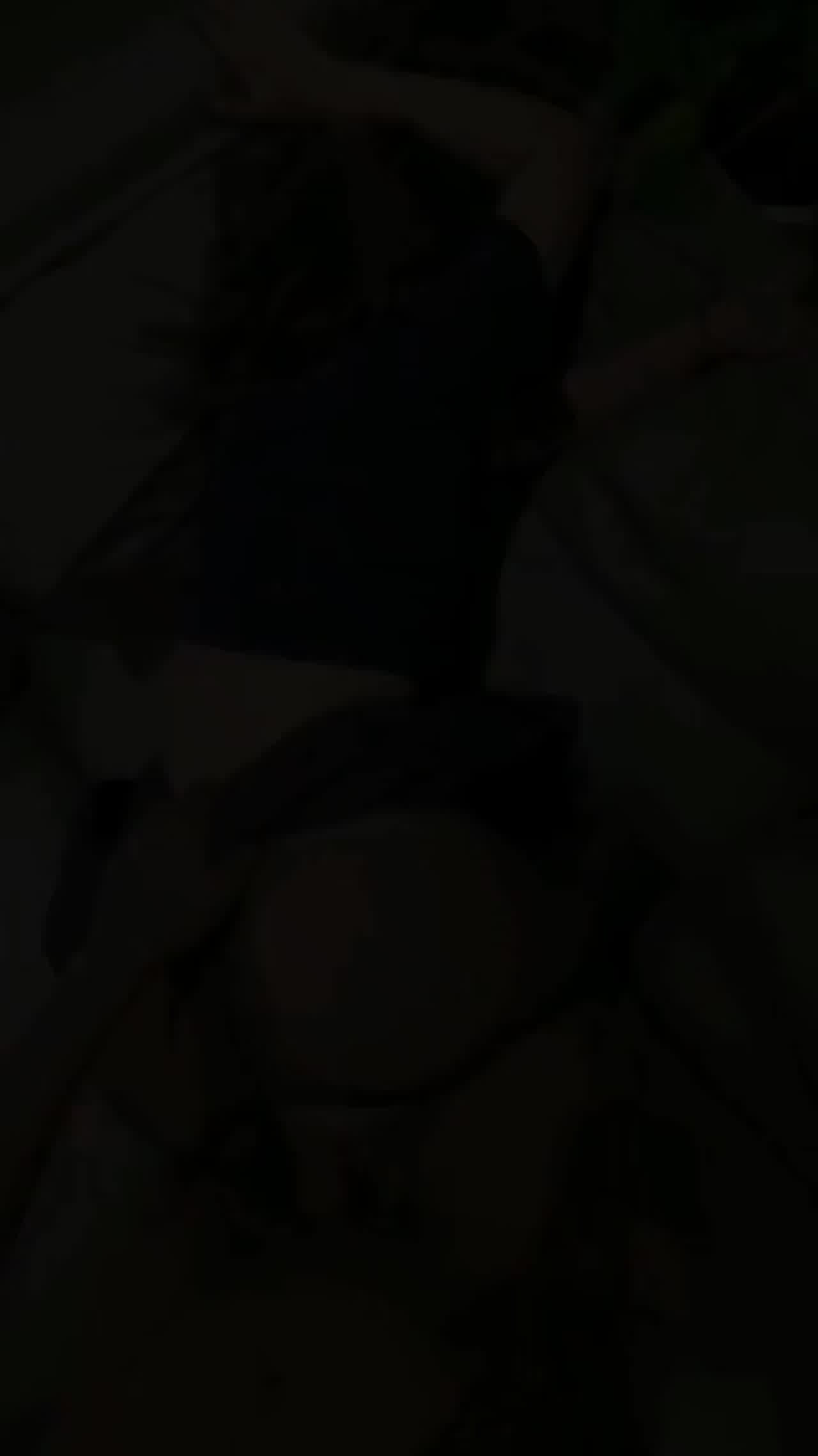  在同学家沙发上强操骚妈 的剧照7