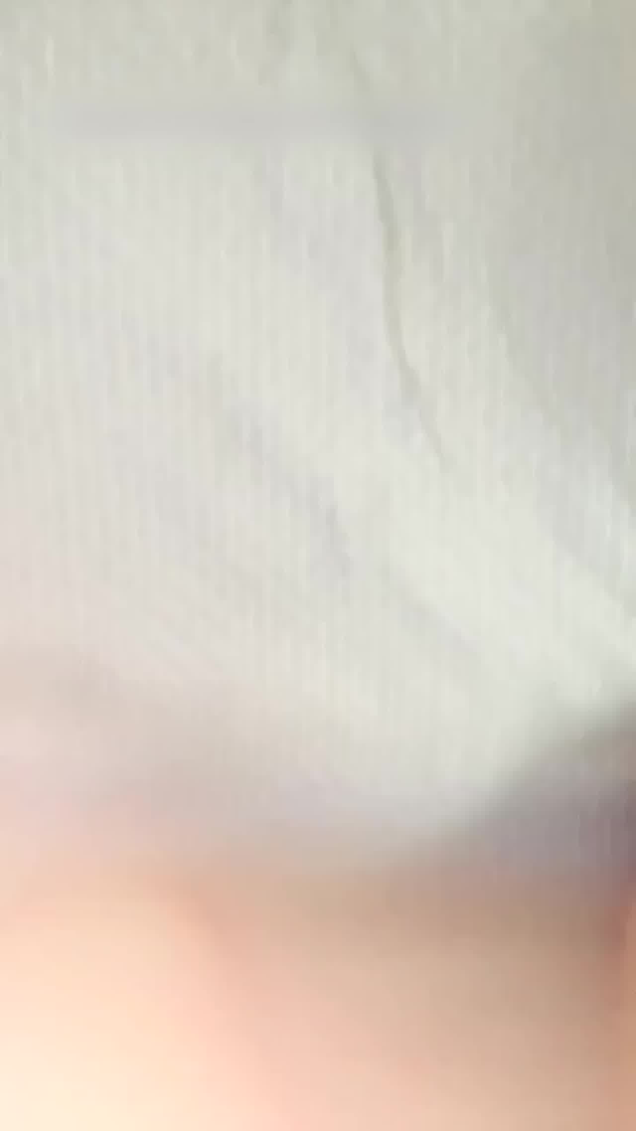  极品身材黑丝女神『泡泡糖』玩浪穴玩到逼痒难耐找炮友来止痒 的剧照8